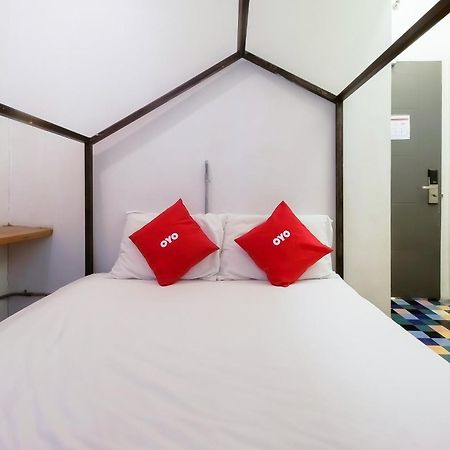 Spot On Junction Hostel Makati City Exterior foto