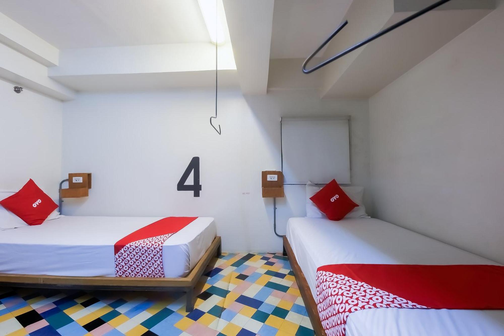 Spot On Junction Hostel Makati City Exterior foto